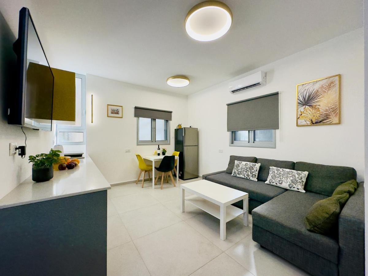 Amazing 2Rooms Apt In Bat Yam - Step By The Beach Eksteriør bilde